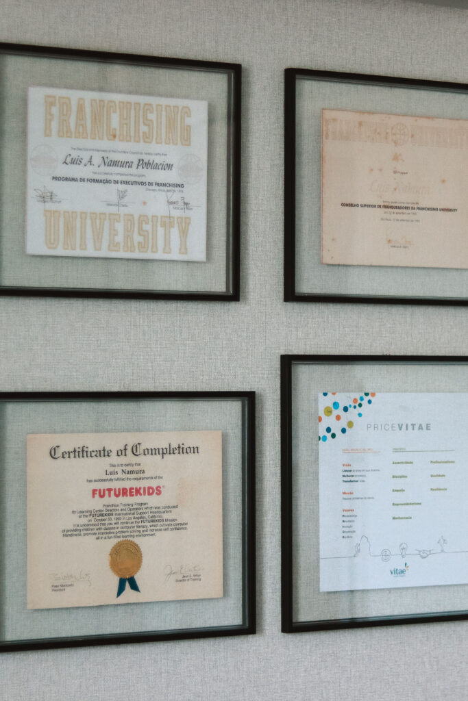Imagem de certificados do Luis Namura