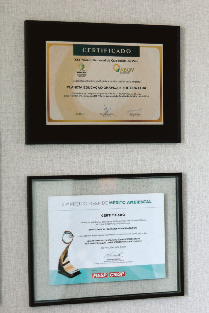 Imagem de certificados do Luis Namura